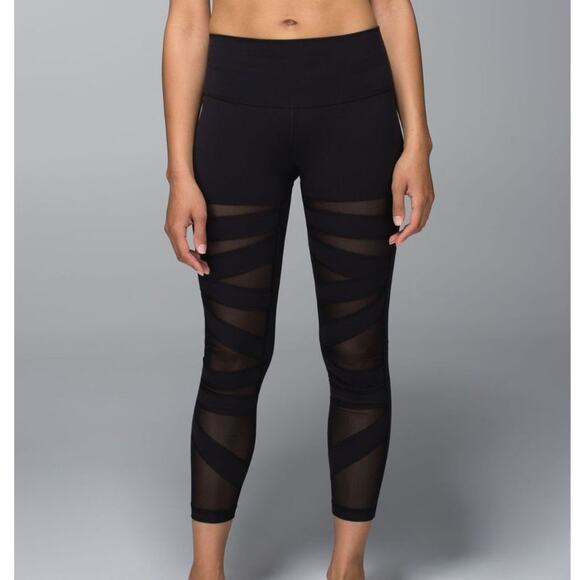 Lululemon High Times Crop *Tech Mesh Size 8 - Picture 15 of 16